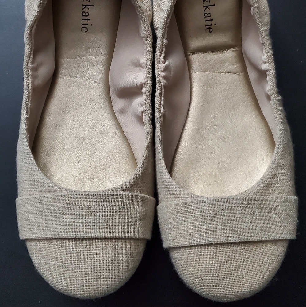 Kelly & Kate flats